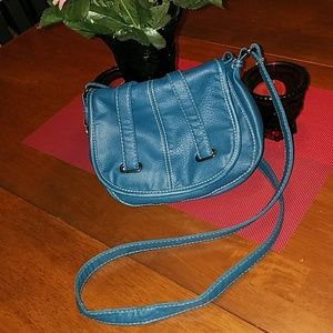 Lulu Small crossbody purse